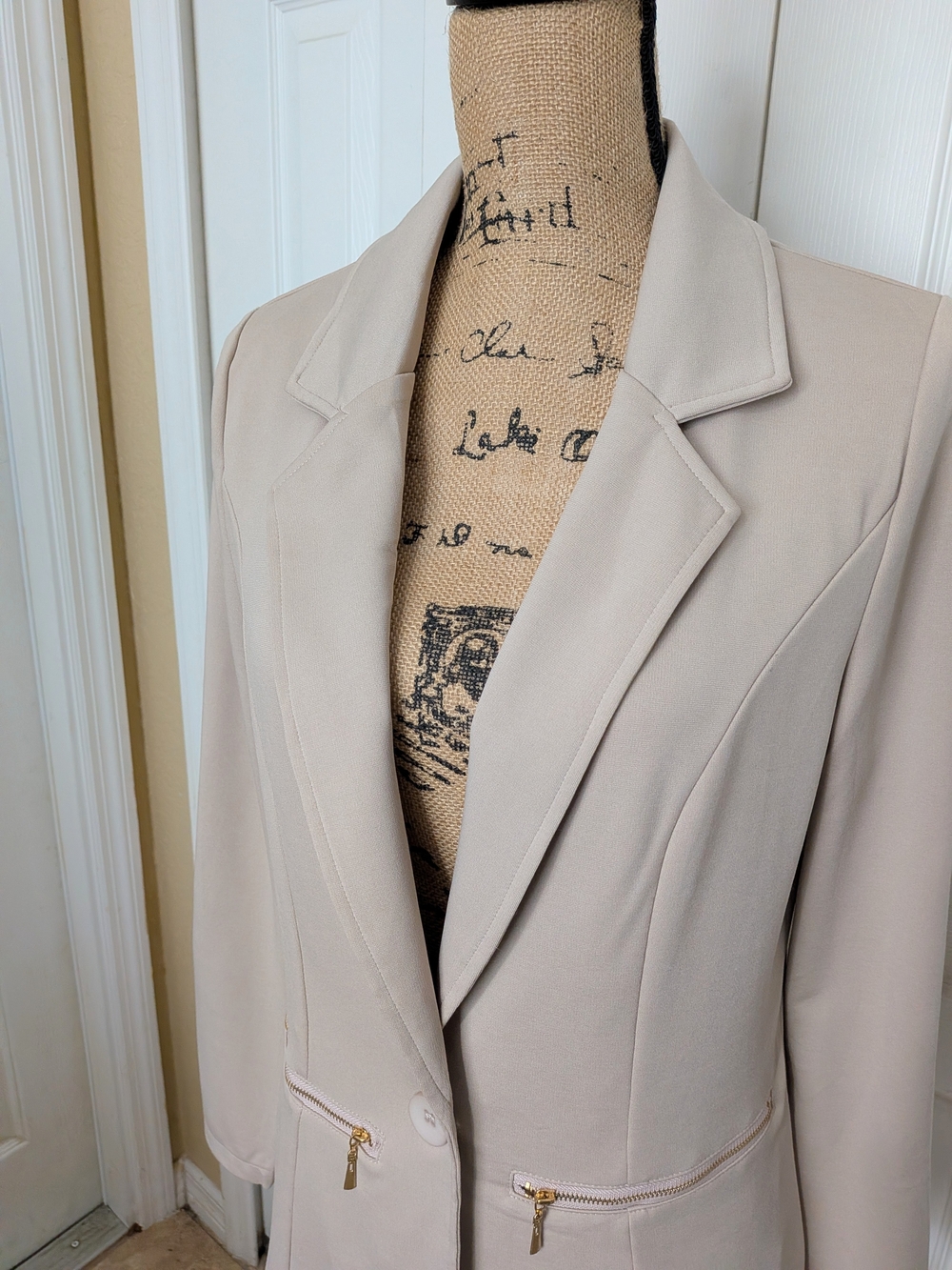 Women's Beige Single-Button Blazer Jacket - Picture 2 of 15